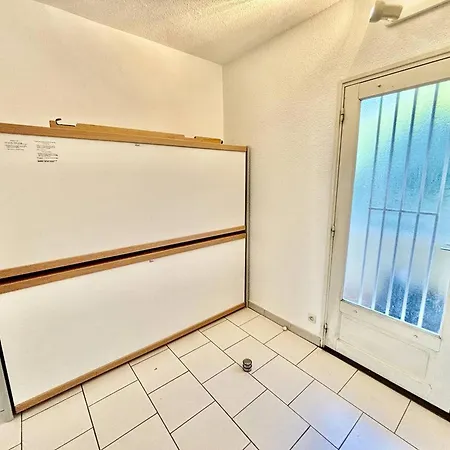 Confortable Avec Terrasse, Proche Plages - Fr-1-816-1